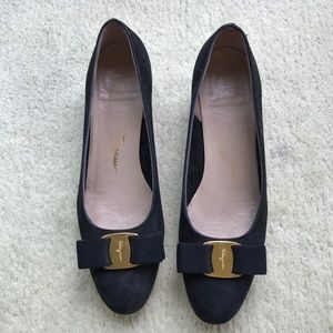 Vintage 90's Salvatore Ferragamo Vera Bow Heels
